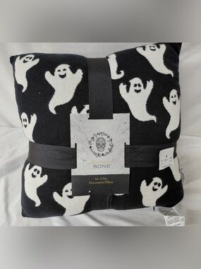 Mortar & Bone Set of Two 18” Decorative Throw Pillows - NWT